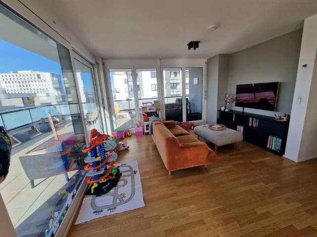 Gehobene Penthouse Wohnung mit 3,5 Zimmern und 2 TG Plätzen in Böblingen am beliebten Flugfeld