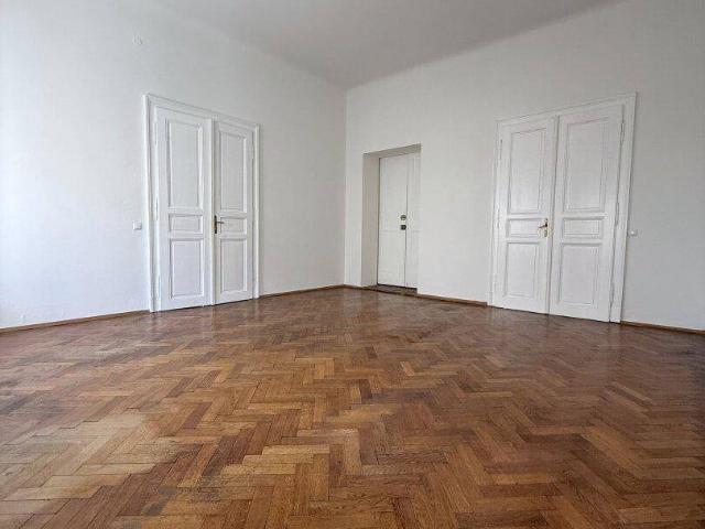 GEIDORF* charmante Altbauwohnung mit Balkon in Bestlage