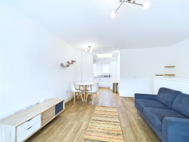 Geissler Drive, North Leith, City of Edinburgh, EH6 6AR, United Kingdom | 3 bed apartment for rent #139621769 | Rentberry
