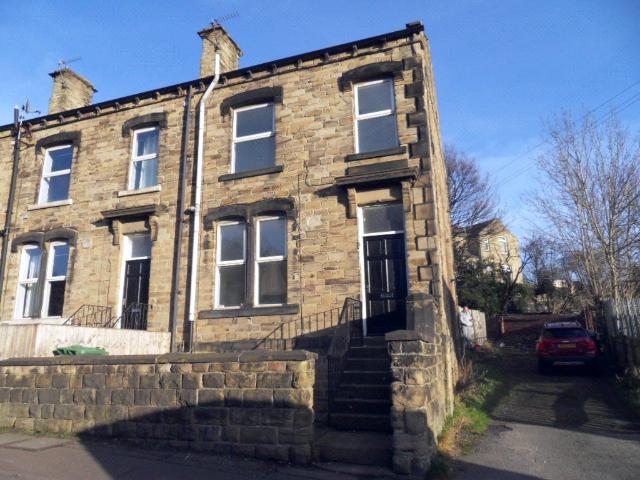 Gelderd Road, Birstall, Batley WF17, 2 bed end terrace house to rent, £725 pcm | PrimeLocation