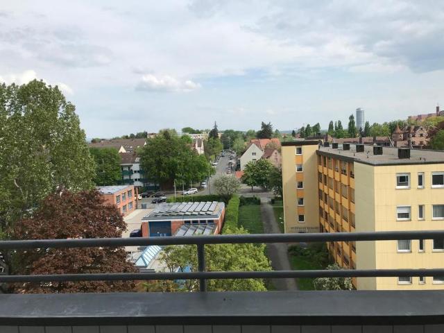 Gelegenheit! Zentral, hell und beste Lage!