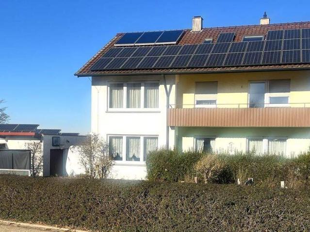 Gelegenheit: Zweifamilienhaus mit großem Grundstück mit Ausbaumöglichkeit in Hohenwart