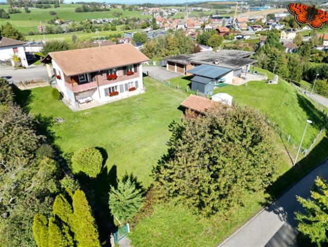 GELEGENHEIT Einfamilienhaus mit hohem Potenzial auf grossem Grundstück