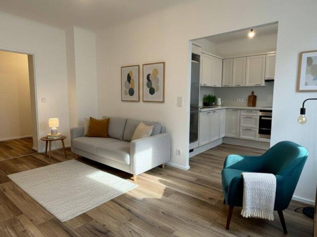 Anlegerhit: 2 Zimmer mit Loggia & Lift im 21. Bezirk