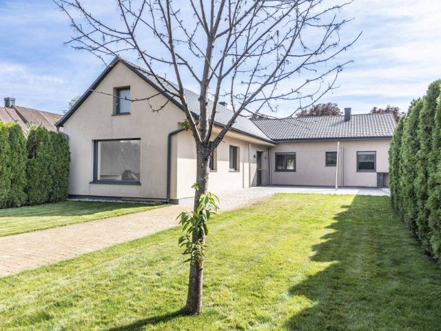Gelegenheit Haus mit Gartenidylle, großer Terrasse und vielseitigem Nebengebäude als Doppelgarage oder Hobbyraum