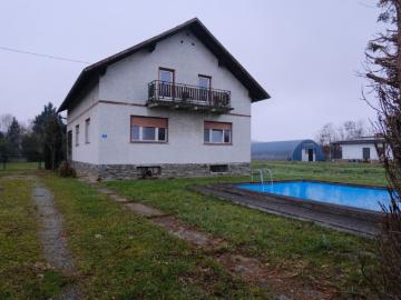 Gelegenheit Haus mit großem Garten und Pool