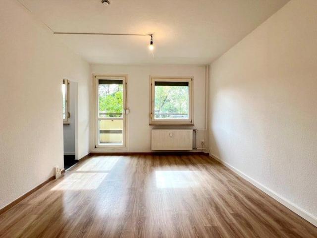 Gelegenheit: Interessante 3 Zimmer Wohnung im Erdgeschoß mit Balkon!
