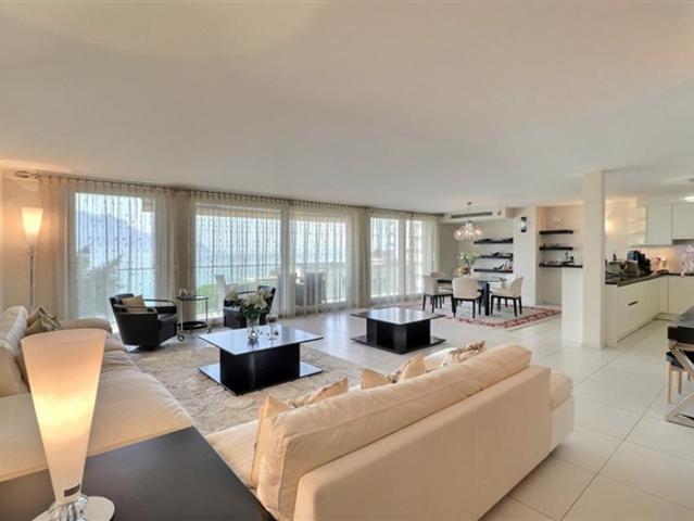 OPPORTUNITY – GERÄUMIGES 4,5 ZIMMER PENTHOUSE IM STADTZENTRUM MIT PANORAMABLICK
