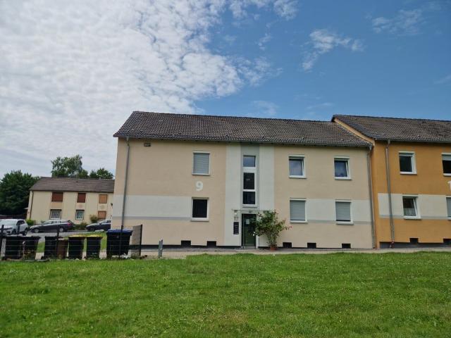 Gelegenheit: renovierte 3 Zimmer Wohnung mit Balkon