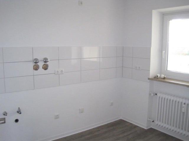 Gelegenheit! Renovierte 3 Zimmer Wohnung mit Balkon