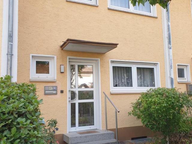 Gelegenheitsimmobilie. Reihen Mittelhaus in Wiesbaden Freudenberg