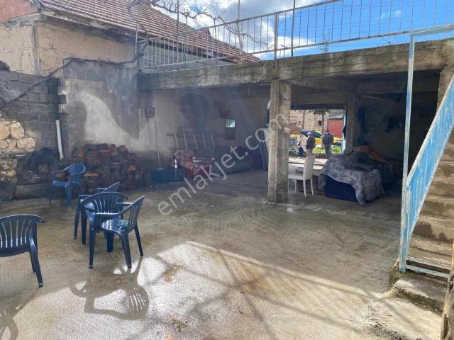 Geniş Müstakil Ev Mantıklı Takaslara Açıktır