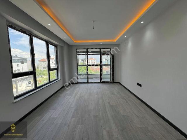 Gelişen Bölgede Site İçerisi Ultra Lüks Özel Garajlı Sıfır 2+1