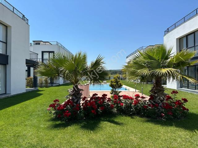 Gelibolu Adilhan Köyü Site İçinde Denize Yakın Satılık Villa