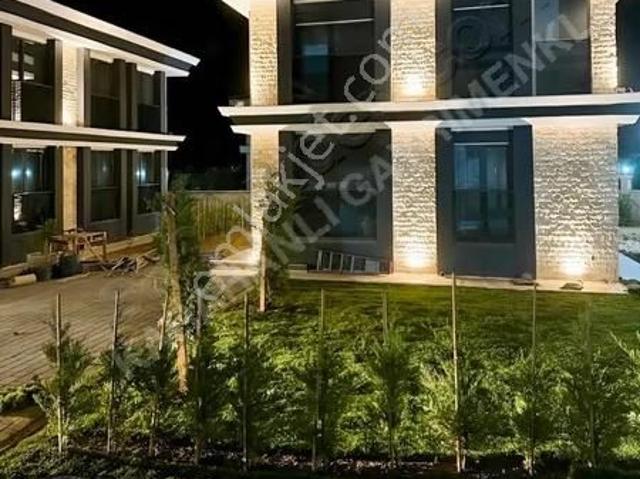 Gelibolu Eğritaşta Site İçi Sıfır 3+1 Lüks Villa