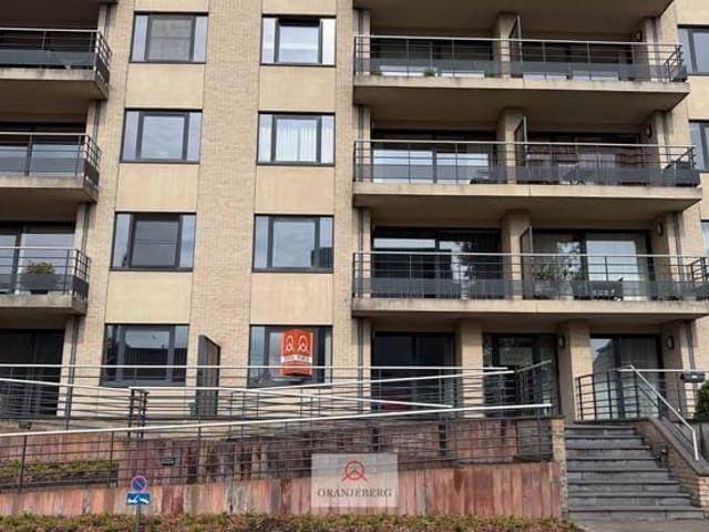 Gelijkvloers 3 slpk appartement met groot terras vlakbij.