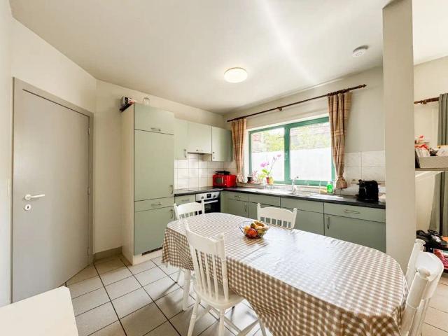 Gelijkvloers 1 slaapkamer appartement in het centrum van Zomergem incl. parkeerplaats