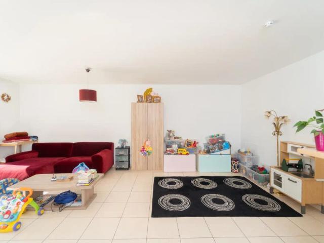 Gelijkvloers 2 slpk appartement met tuin!