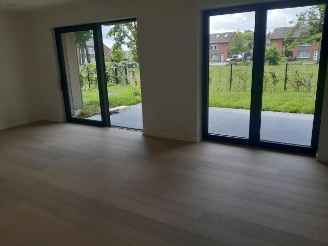 Gelijkvloers 2 slpk appartement in Wortegem Petegem