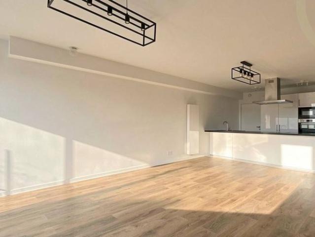 Gelijkvloers app. te huur in Auvelais voor € 875 met 2 slaapkamers