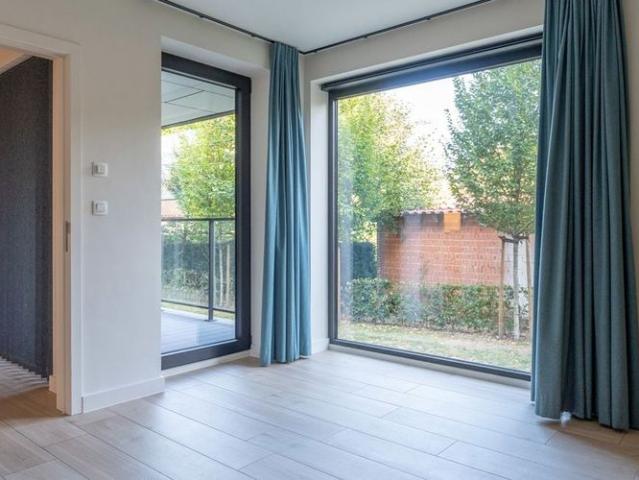 Gelijkvloers app. te huur in Beerse voor € 875 met 1 slaapkamer