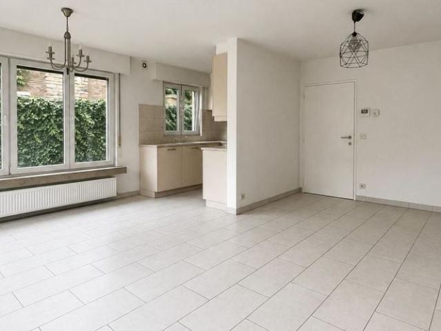 Gelijkvloers app. te huur in Brasschaat voor € 975 met 2 slaapkamers