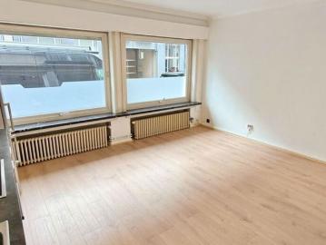 Gelijkvloers app. te huur in Kortrijk voor € 725 met 1 slaapkamer