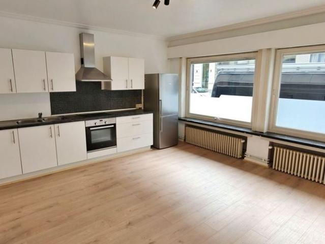 Gelijkvloers app. te huur in Kortrijk voor € 725 met 1 slaapkamer