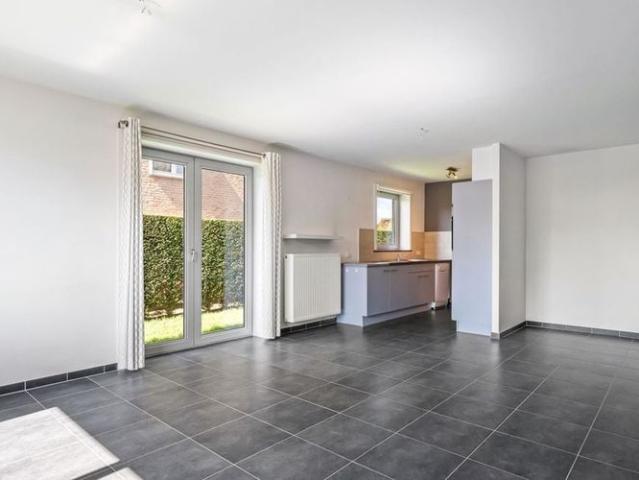 Gelijkvloers app. te huur in Oostkamp voor € 925 met 2 slaapkamers