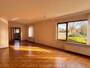 Gelijkvloers app. te huur in Maaseik voor € 950 met 2 slaapkamers