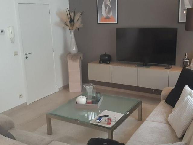 Gelijkvloers app. te huur in Merelbeke voor € 1.000 met 2 slaapkamers
