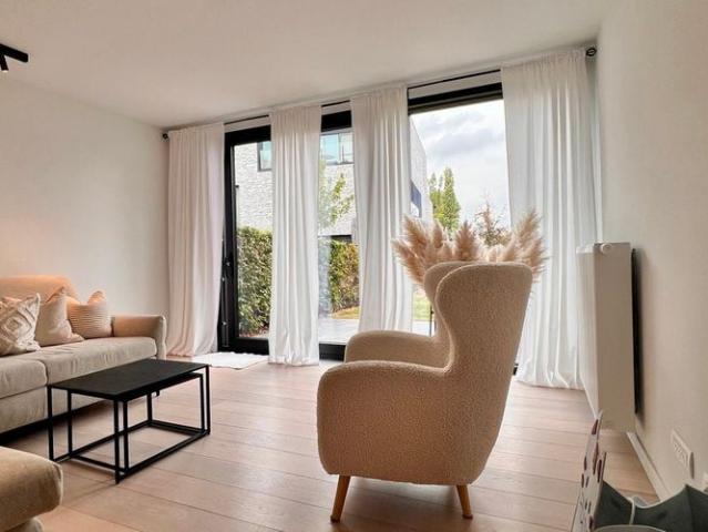 Gelijkvloers app. te huur in Nevele voor € 1.215 met 3 slaapkamers