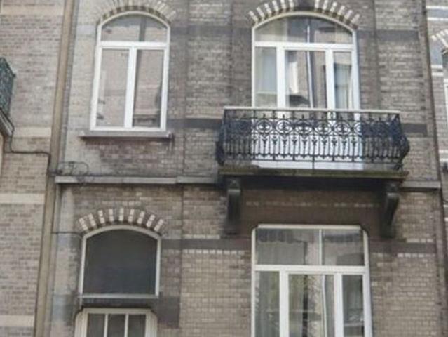 Gelijkvloers app. te huur in Sint Gillis voor € 750 met 1 slaapkamer