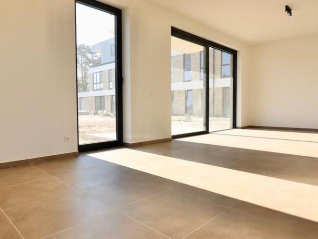 Gelijkvloers app. te huur in Sint Laureins voor € 910 met 2 slaapkamers