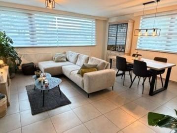 Gelijkvloers app. te huur in Sint Niklaas voor € 930 met 2 slaapkamers