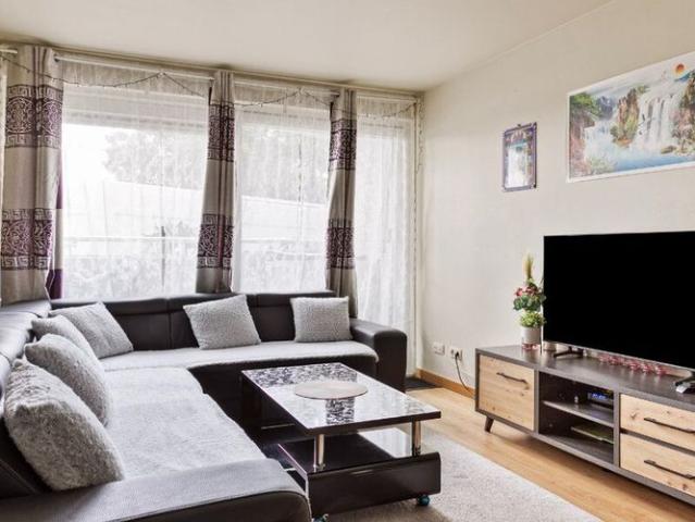 Gelijkvloers app. te huur in Waregem voor € 700 met 2 slaapkamers