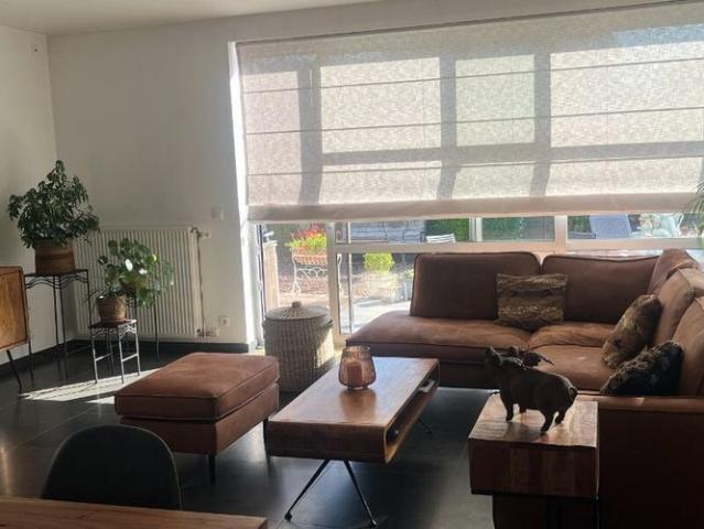 Gelijkvloers app. te huur in Waregem voor € 830 met 2 slaapkamers