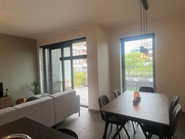 Gelijkvloers app. te huur in Waregem voor € 900 met 2 slaapkamers
