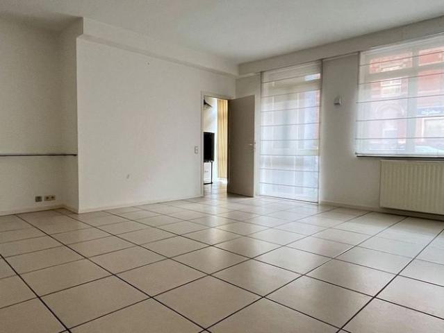 Gelijkvloers app. te huur in Tournai voor € 900 met 2 slaapkamers