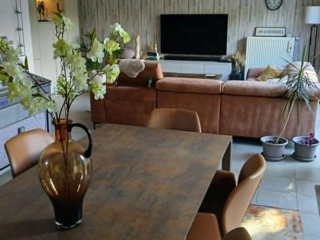 Gelijkvloers app. te huur in Tielrode voor € 985 met 2 slaapkamers