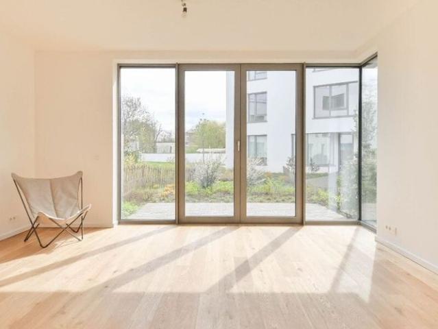 Gelijkvloers app. te huur in Ukkel voor € 1.500 met 2 slaapkamers