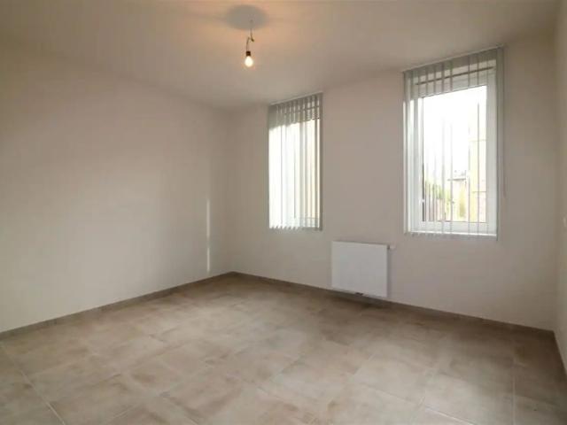 Gelijkvloers appartement, 2 slpk autostaanplaats