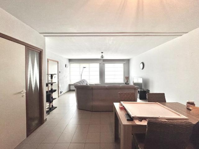 GELIJKVLOERS APPARTEMENT | 2 SLPKS |GARAGE