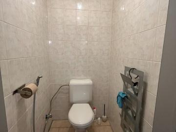 Gelijkvloers appartement met één slaapkamer te huur