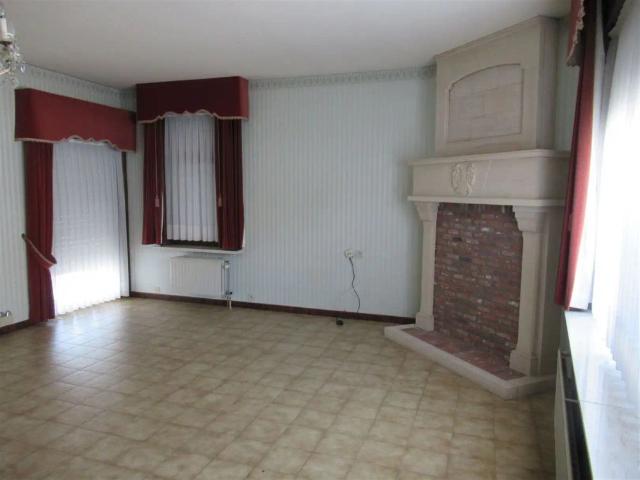 Gelijkvloers appartement met garage
