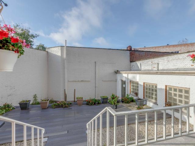 Gelijkvloers appartement met ruim terras