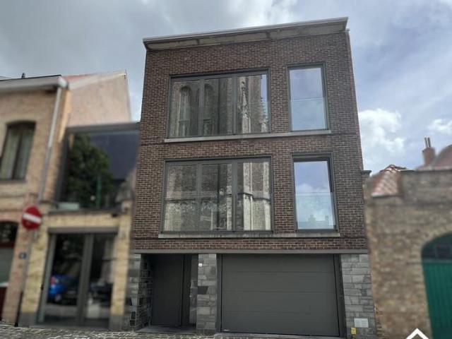 GELIJKVLOERS APPARTEMENT MET 1 SLAAPKAMER EN TERRAS IN HARTJ