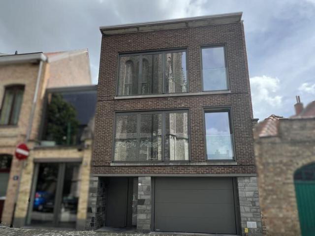 GELIJKVLOERS APPARTEMENT MET 1 SLAAPKAMER EN TERRAS IN HARTJ