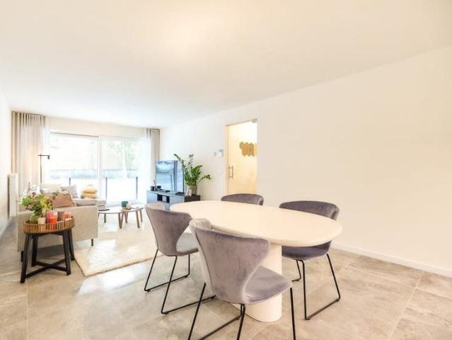 Gelijkvloers appartement met 2 slaapkamers!