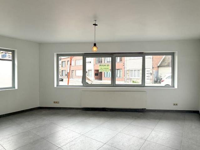 Gelijkvloers appartement met 2 slaapkamers en autostaanplaa